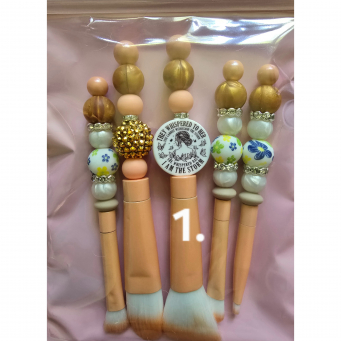 Makeup Tools & Brushes